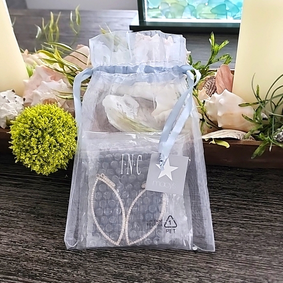 🌟NWT🌟 INC Gold leaf Drop  Earrings w/sparkling pave crystals. Comes with pouch - Picture 3 of 3